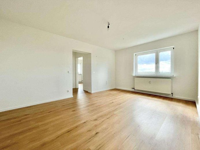 Mieszkanie 3-pokojowe – Makenhofstraße 4, Marbach am Neckar – Wohnzimmer