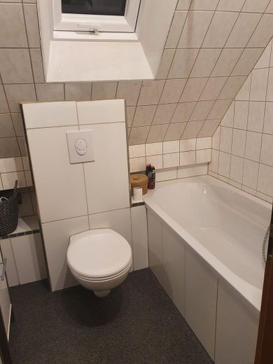 2. OG Bad mit Badewanne