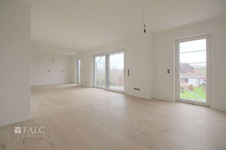 Moderne Neubauwohnung mitten im Grünen - die perfekte Kapitalanlage! – Wohn-/Küchenbereich