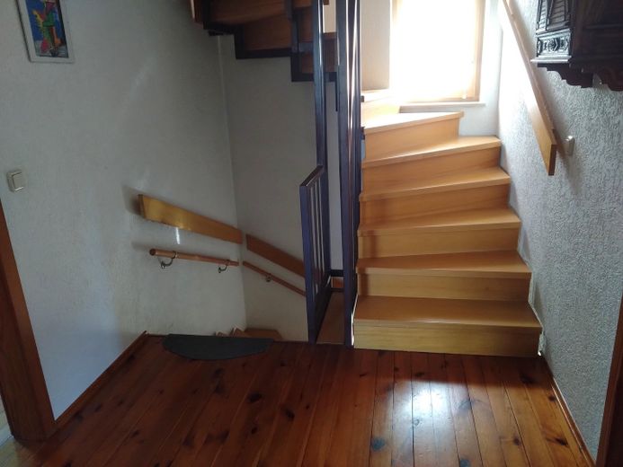 Per famiglie, casa unifamiliare indipendente a Eckental Brand da privato – Treppenhaus OG