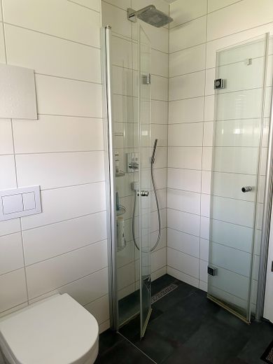 Moderne 4-Zimmer-Neubauwohnung| Kochinsel| 2 Balkone| TG mit Wallbox| Sindelfingen-Goldberg – Foto 8