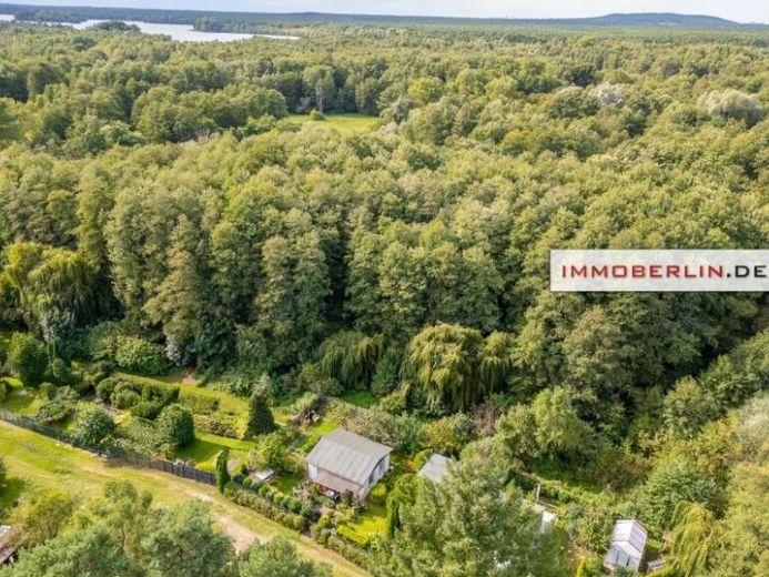 IMMOBERLIN.DE - Sehr attraktives Freizeitgrundstück in naturverbundener Lage nahe Seddiner See – Foto 1