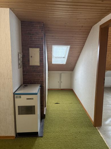 Wolnostojący dom dwurodzinny z potencjałem i dużym ogrodem, 170 m² – DG