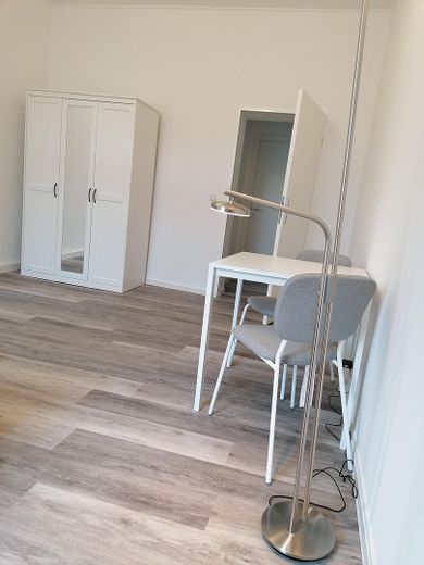 NIET GESCHIKT VOOR GEZINNEN! WG-kamer op toplocatie nabij Keulen in het centrum van Leverkusen-Opladen, eerste bewoning – Foto 9