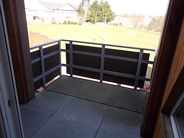 Große DG 2-Zimmer mit Balkon, Laminat, 2x Abstellraum und Wanne in idyllischer Lage! – DSCN2009