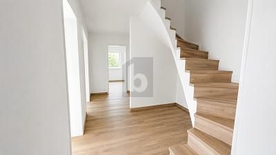 EXKLUSIVE WOHNATMOSPHÄRE MIT BLICK INS GRÜNE – 1781789805_dc4ded9.jpg
