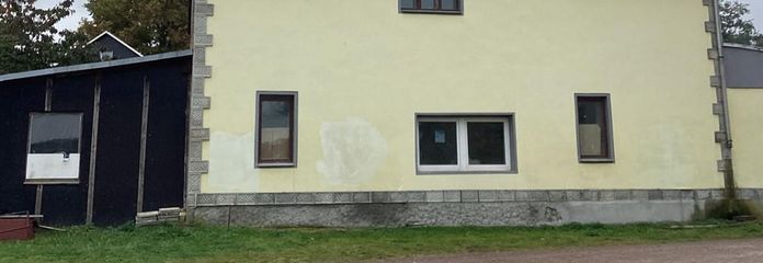Exklusiv modernisiertes Landhaus mit großzügigem Raumkonzept und ca. 347 м² Gesamtfläche