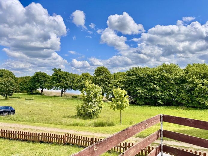 HORN IMMOBILIEN ++ RESERVIERT++ Ferienhaus am See in Lebehn bei Krackow – Seeblick