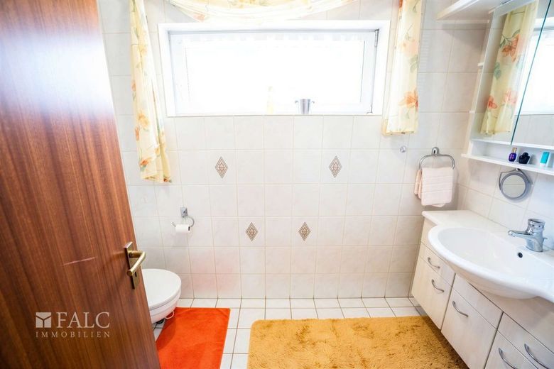 Familienhaus in Homburg- Kirrberg zu verkaufen! – Badezimmer OG