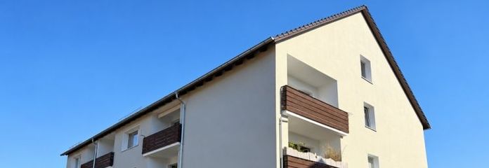 Rented 2-room apartment with balcony and energy-efficiently renovated façade!