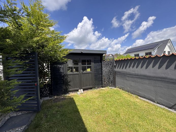 Modernes Premiumhaus mit High-End-Ausstattung und nahezu energieautarker Technik in Herford – Garten (hinterer Teil)