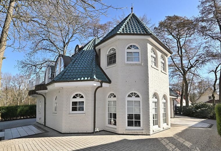 TOP-Villenanwesen in bester Lage von Alt-Oberneuland – Aussenansicht zum Garten