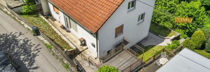 IMMORath.de - Helle 6-Zimmer Wohnung mit Balkon und Terrasse