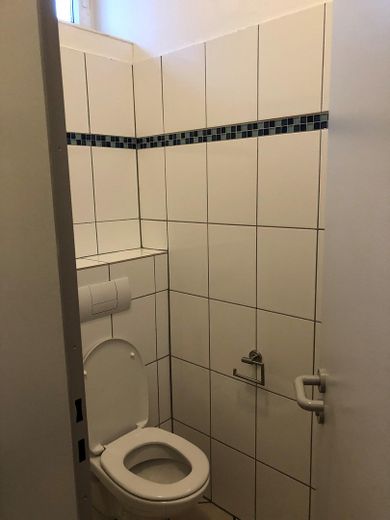 Imbiss/Restaurant/Cafe in Lentföhrden  - Top Lage an der Bundesstraße zur A7 – WC