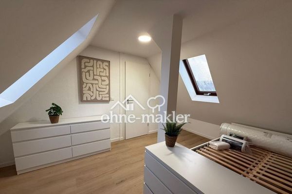 Stanza ammobiliata in appartamento condiviso (piano indipendente) per 4 donne a Heilbronn-Neckargartach