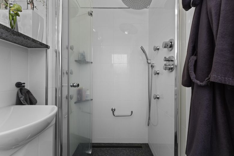 Tageslichtbad mit Dusche