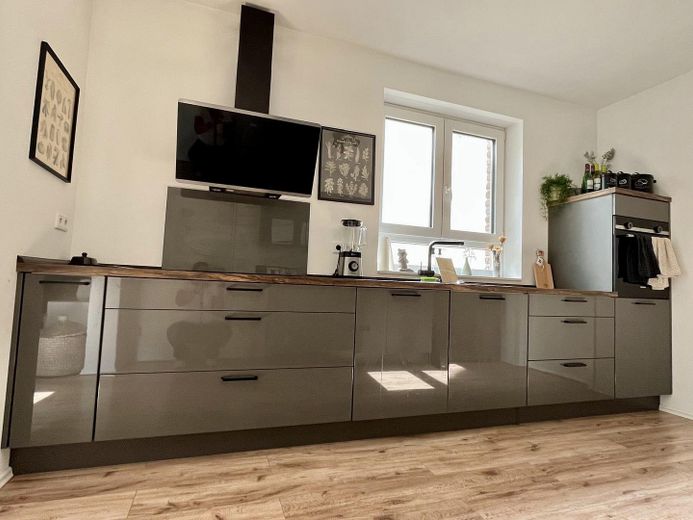 Ein Träumchen – lichtdurchflutet mit Blick auf die Felder – Küche2