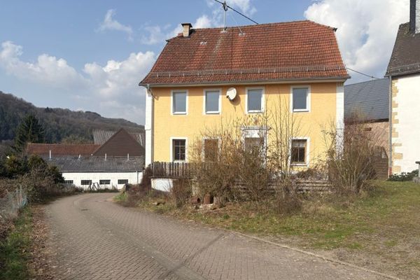 Charmantes Einfamilienhaus mit Privatsphäre und Naturanschluss