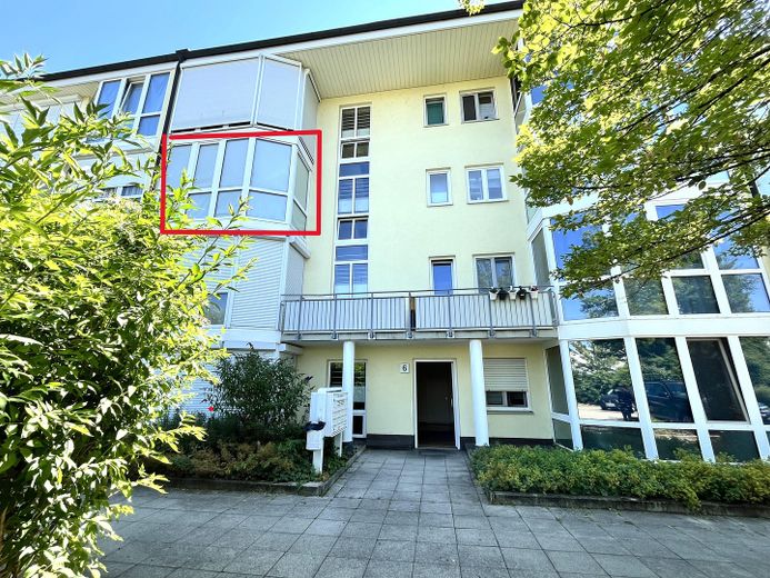 !Provisionfrei! Etagenwohnung mit Balkon und Wintergarten – Foto 2