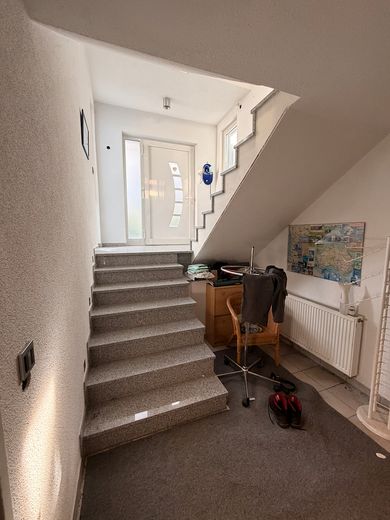 Dom jednorodzinny o wyjątkowej architekturze i dużym potencjale – Treppe vom UG