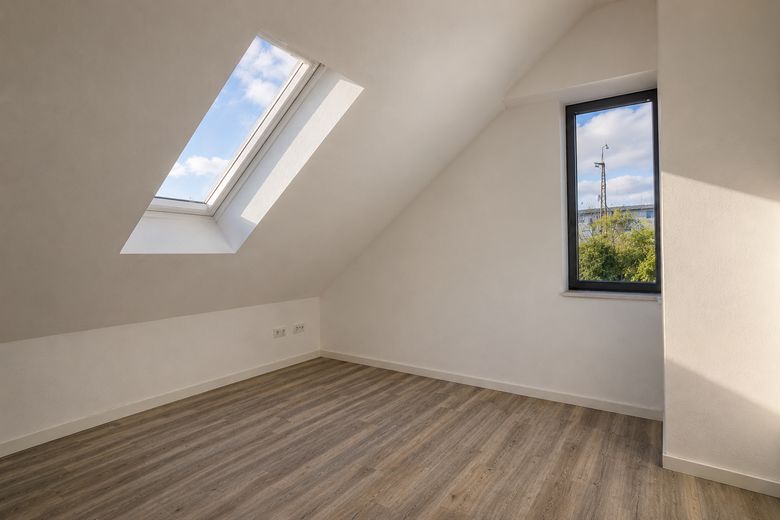 Casa nella casa con piscina, terrazza sul tetto e ascensore privato - Traunstein – Vielseitiger Wohnraum im DG