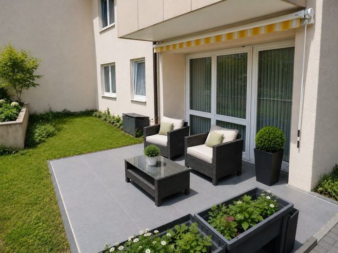 Moderne, hochwertig ausgestattete 3,5-Zimmer-Wohnung mit Terrasse und Garage – Foto 1