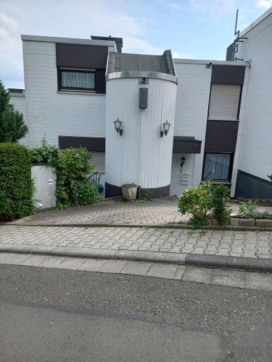 Eingangsbereich mit Stellplatz