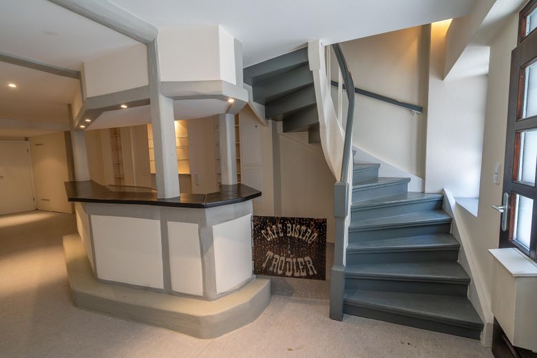 Loftartiges Stadthaus in der Altstadt – 125 m² auf 4 Ebenen, offen, 2 Bäder, EBK, Klimaanlage – EG - Eingangsbereich/Freizeit