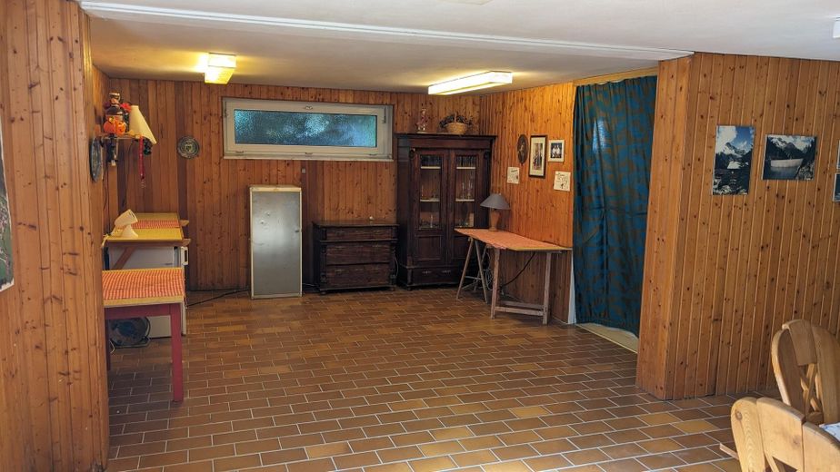 Freistehendes EFH mit Einliegerwohnung, Doppelgarage & großem Grundstück – Keller_2
