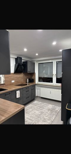 Reformada integralmente y moderna: apartamento de 2 habitaciones con cocina equipada y garaje propio en Gärtringen – Foto 7