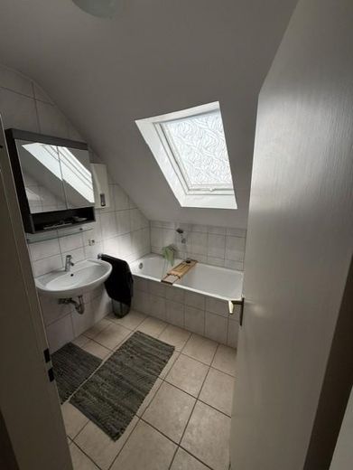 Lichtdurchlüftete 95m² Wohnung im Herzen von Eilendorf – Bad+WC