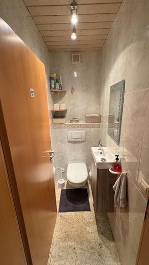 Light-filled detached house in an attractive residential area – Gäste WC