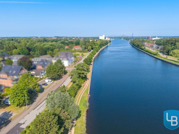 Erste Reihe Nordostseekanal: Traumhafte, modernisierte 4-Zimmer-Wohnung zur Miete – Foto 1