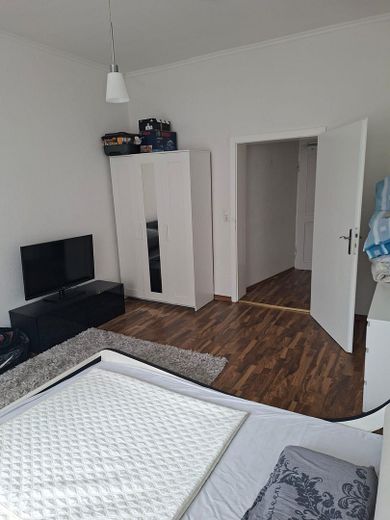 Smaakvolle woning in een oud gebouw, 2 kamers + keuken + badkamer + zolderwoning – Schlafzimmer