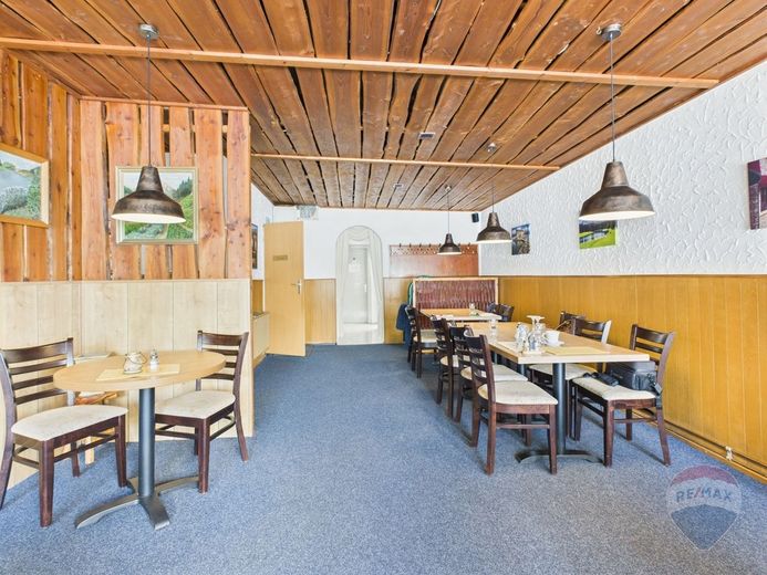 Provisionsfreies Wohn- und Geschäftshaus – EG Gastro rechts
