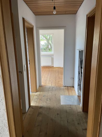 Charmantes Haus auf großem Grundstück in München Pasing – Flur EG