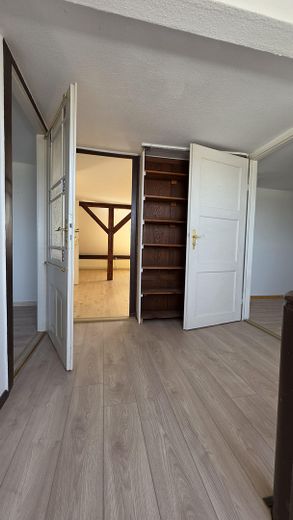 Casa a schiera modernizzata con fascino d’epoca e appartamento indipendente – Foto 31