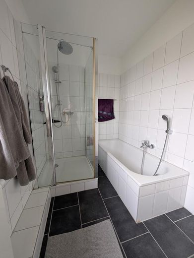 Casa di testa individuale di architetto con 4 locali a Schenefeld – Badezimmer
