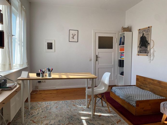 Groene Kissingenviertel, Birkenhof – Wohnzimmer, Tür zum Flur