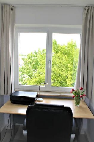 Kapitalanlage - 2 ZW mit Balkon, Einbauküche u. TG-Stellplatz in Waiblingen – Wohnzimmer Ausblick