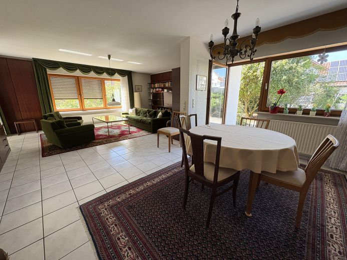 Bad Rappenau: spacious 205 m² + 60 m² in an attractive, quiet residential location – Photo 3