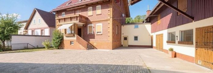 *** Mehrgenerationenhaus mit Handwerkerpotenzial inkl. Garagen, Carport, Scheune und Garten ***