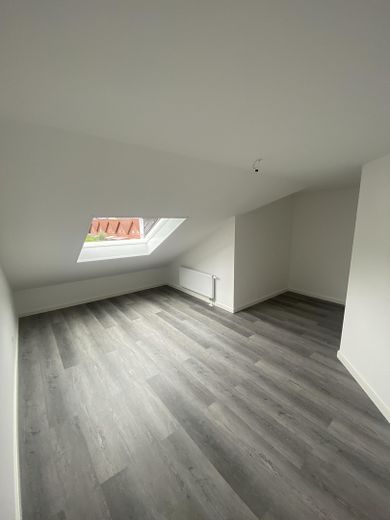 Zentrale 3 Zimmer Wohnung in Lohmar, Klimaanlage, Balkon – 1. Schlafzimmer