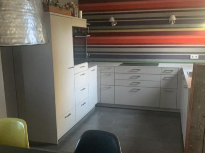 Modernisierter Winkel-Reihenbungalow mit uneinsehbaren Grundstück – Küche