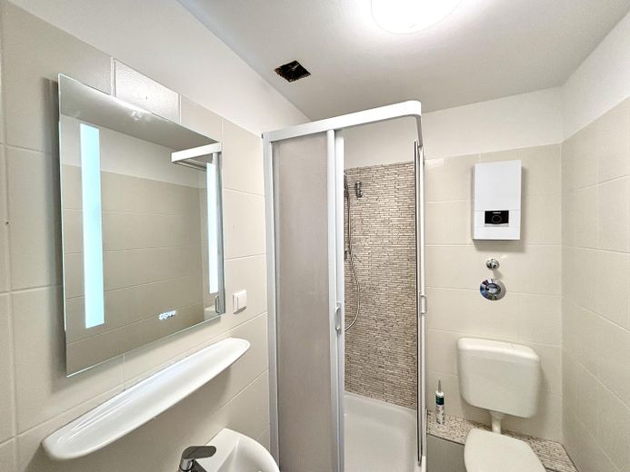 Top Single-Wohnung in Bergheim-Quadrath – Duschbad