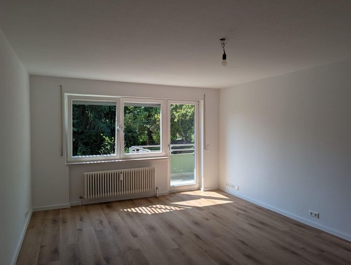 Hochwertig kernsanierte 2-Zi.-Gartenwohnung mit Terrasse & großem Garten – फोटो 1