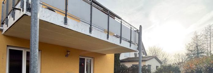 2 Zimmer Wohnung mit Garten und überdachter West-Terrasse - kompl. möbliert