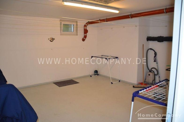 Schöne, geräumige 4 Zi.Whg., möbliert, mit Balkon. – 3c8368e467d8d812ce998af581ea9c8f31cb00f6.jpg