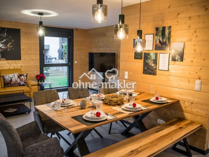 Möbliertes Holzhaus mit 2 Wohnungen, Garten, Balkon, inkl. Küchen - Windschläg 970.000€ zzgl. MwSt. – फोटो 1