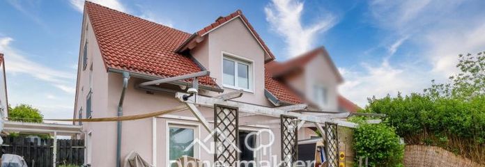Modernized semi-detached house with garden, garage & accessible living